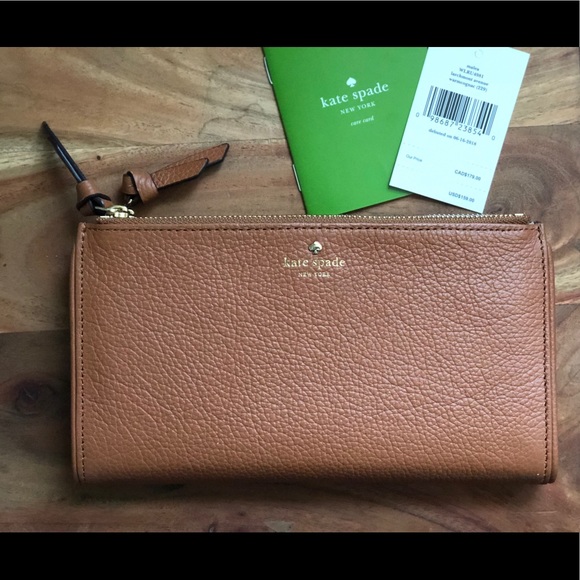 kate spade Handbags - Kate Spade♠️larchmont ave wallet